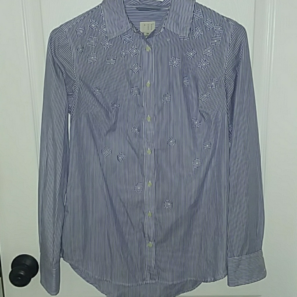 Cute flowered button up
